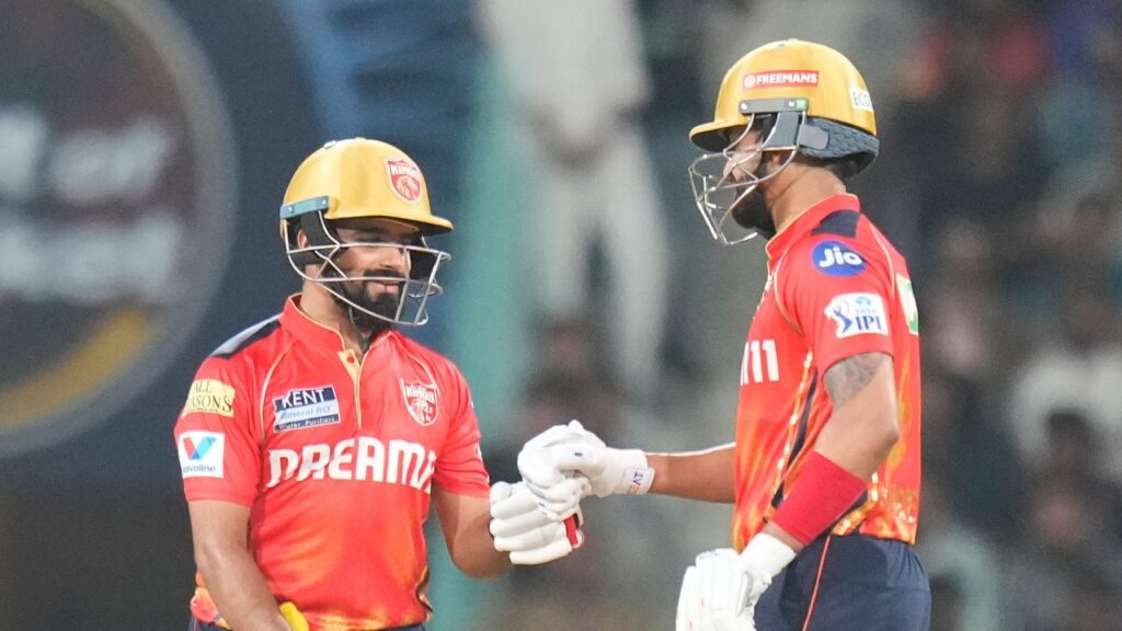 1408297 prabhsimran singh and shreyas iyer 011512865 16x90