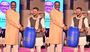 सपा नेता ने डिप्टी CM ब्रजेश पाठक को गिफ्ट किया नीला ड्रम, सोशल मीडिया पर तोहफा वायरल