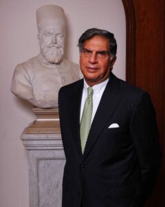 Ratan Tata Will: रतन टाटा की 3,800 करोड़ की वसीयत का बंटवारा, यहां जानें किसे क्या मिलेगा