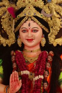 Chaitra Navratri 2025: नवरात्रि के चौथे दिन करें इन मंत्रों का जाप