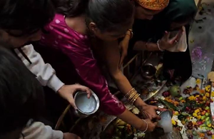 Jammu: ‘आप शंभू मंदिर’ में भगवान के दर्शन के लिए पहुंचे हजारों श्रद्धालु, पुजारी ने बताया इतिहास