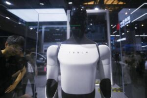 मार्केट में आया आपके इशारों पर नाचने वाला Robot