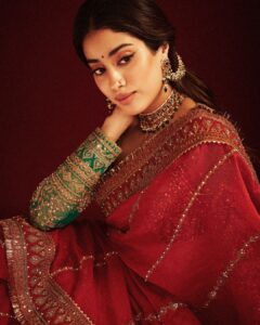 Outfits for Karva Chauth 2024: करवाचौथ के लिए बेस्ट हैं  ये स्टाइलिश आउटफिट्स, देखकर पतिदेव भी हो जाएंगे खुश