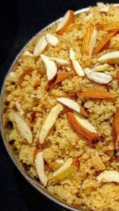 दिवाली के त्योहार पर ऐसे बनाएं स्वादिष्ट राजस्थानी चूरमा