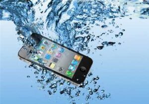 जब से भीग जाए iphone, तो न करें ये गलतियां