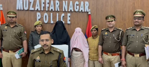Cyber Crime: Mujafarnagar में दो महिलाओं की गिरफ्तारी, नकदी और Debit Card जब्त