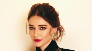 Celebrity Style Party Wear Looks: परफेक्ट पार्टी रेडी दिखने के लिए काम आएंगे अनन्या पांडे के सीक्वेन ड्रेस लुक्स