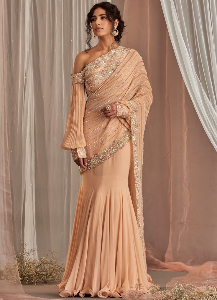 1409499 Salmon Pink Fish Cut Georgette Saree With One Shoulder Blouse L