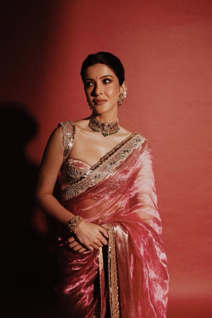 1409551 Shanaya Kapoor Banarasi Tissue Saree Rose Pink Saree Waistcoat Blouse Manish Malhotra