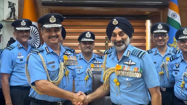 1409771 air marshal ap singh new indian air force chief6889bc8d9ce795ecb204870c623a2106