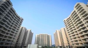 ग्रेटर नोएडा: रजिस्ट्री मुद्दे पर प्रशासन सख्त, जिलाधिकारी की अध्यक्षता में बैठक