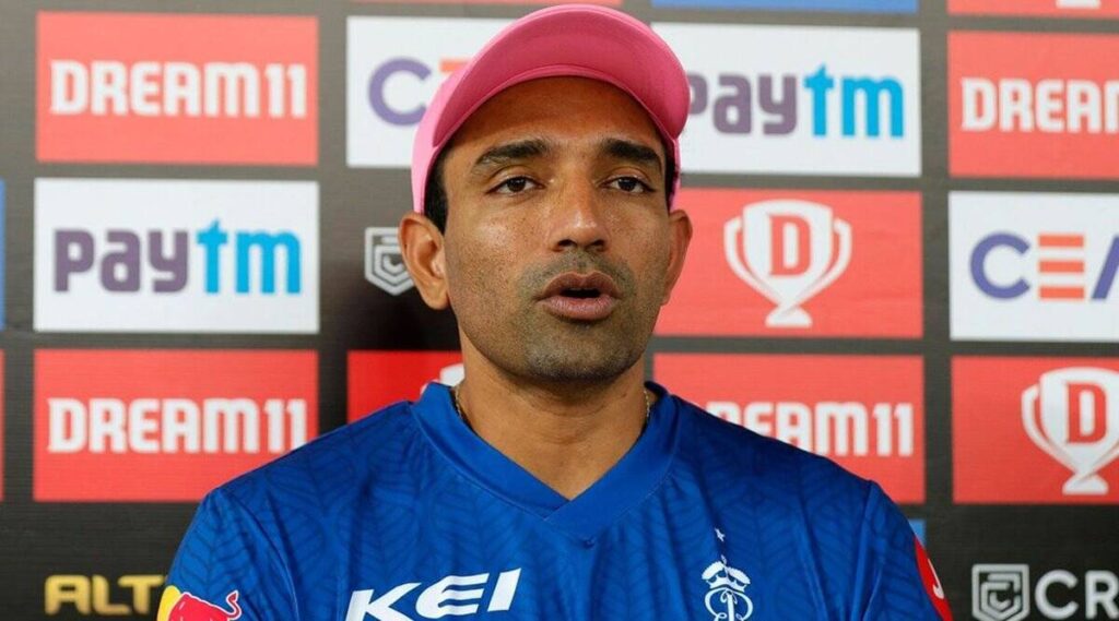 1442955 uthappa 1200 3