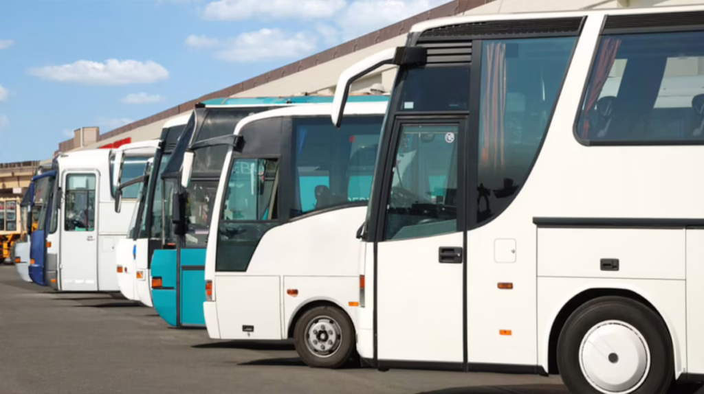 1443284 1045718 luxury bus55