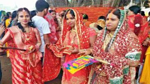 देशभर में श्रद्धा से मनाया गया वट सावित्री पर्व, सुहागिनों ने की पूजा