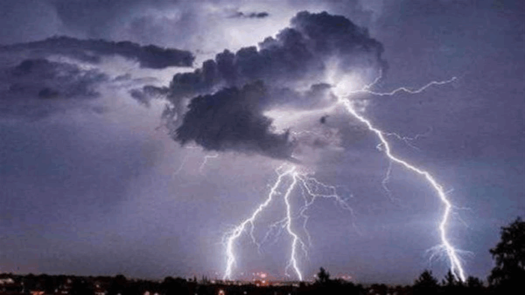 1445661 Lightning