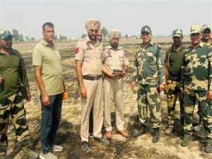 पंजाब सीमा पर BSF की बड़ी कार्रवाई, ड्रोन, हेरोइन और पिस्तौल बरामद