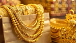 Gold Rate Today: सोने-चांदी के दामों में गिरावट, जानें प्रमुख शहरों में आज का भाव