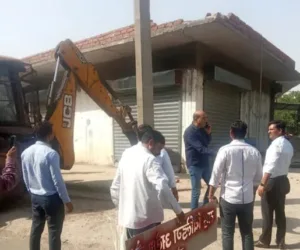 नोएडा में 22 अवैध इमारतों पर प्राधिकरण की सख्त कार्रवाई