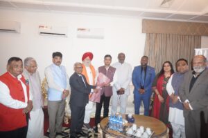 शिवसेना सांसद एकनाथ शिंदे के नेतृत्व में भारतीय डेलिगेशन Liberia पहुंचा