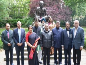 स्पेन पहुंचा भारतीय प्रतिनिधिमंडल, महात्मा गांधी की प्रतिमा पर अर्पित की श्रद्धांजलि