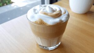 कॉफी संग नारियल पानी! अजीब नहीं, हेल्दी और टेस्टी है ‘Cloud Coffee’, घर पर ऐसे बनाएं झटपट