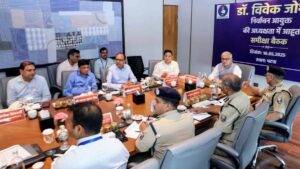 Bihar: मोतिहारी में चुनाव आयुक्त विवेक जोशी का निरीक्षण दौरा, वोट प्रतिशत बढ़ाने पर जोर