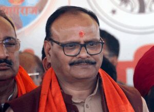 ब्रजेश पाठक का तंज- सपा ने समाजवाद को गाली गलौज की प्रयोगशाला बना दिया