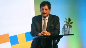 Sweden यात्रा पर पीयूष गोयल, आर्थिक संबंधों को मिलेगी मजबूती