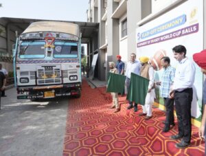 रग्बी विश्व कप के लिए पंजाब से भेजी गई गेंदे, CM भगवंत मान ने दिखाई हरी झंडी