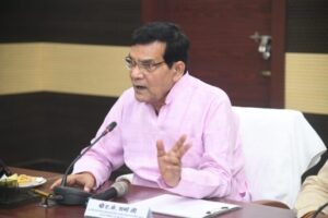 लखनऊ: गर्मी में बिजली की मांग बढ़ी, ऊर्जा मंत्री ने दिए सख्त निर्देश