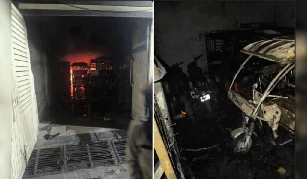 1451200 E Rickshaw Burnt