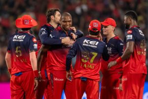 IPL 2025: RCB ने प्लेऑफ से पहले 6 फुट 8 इंच लंबे ज़िम्बाब्वे खिलाड़ी पर लगाया दांव
