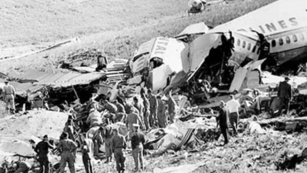 1451945 Andes plane crash 1