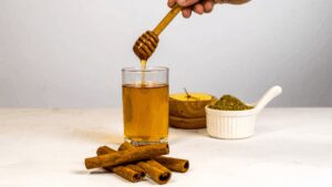 दालचीनी और शहद एक साथ लेना अमृत समान, जानें वजह क्या?