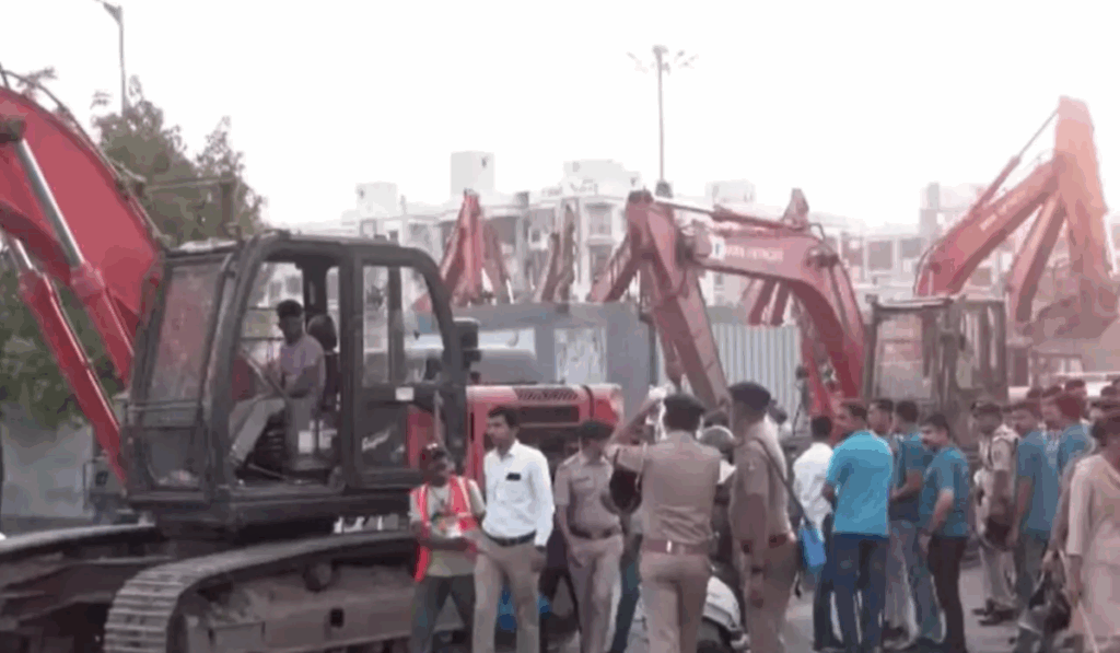1452423 Chandaula Bulldozer Action
