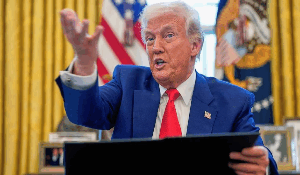1455049 Donald Trump Warns Tehran