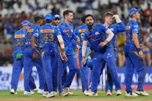 Mumbai Indians की Playoffs में एंट्री के बाद Top -2 की जंग हुई और रोमांचक, जानिए कौन सी टीम सबसे आगे