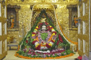 इन मंदिरों में दर्शन करने मात्र से होते हैं चंद्र दोष दूर, मन को मिलती है शांति